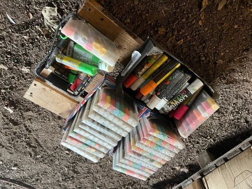 BOX OF APPROX 200 MARKER PENS