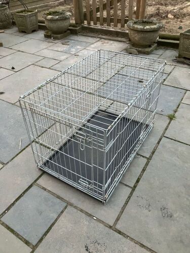 MEDIUM DOG CRATE