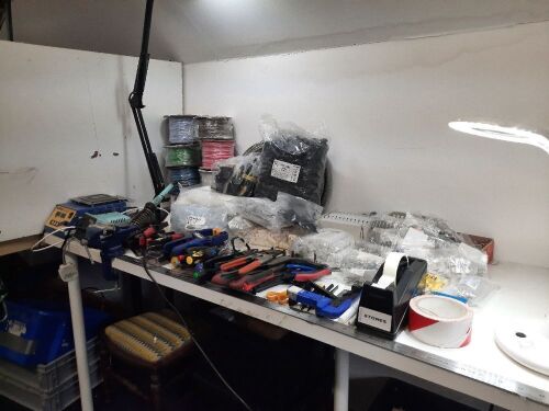SET FOR MAKING CABLE ASSEMBLIES