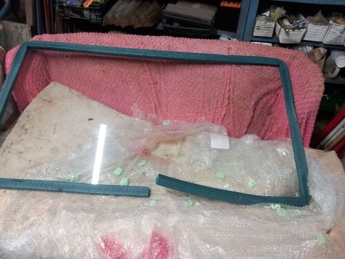 MASSEY FERGUSON 300 SERIES REAR WINDOW