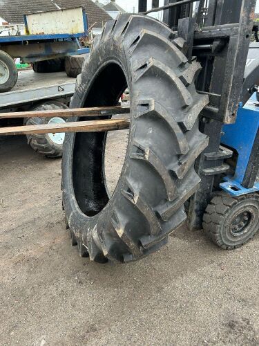 NEW 13.6/38 TYRE