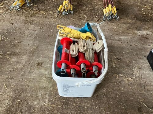 BUCKET OF FENCING ACCESSORIES