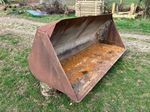 2.4M LOADER BUCKET