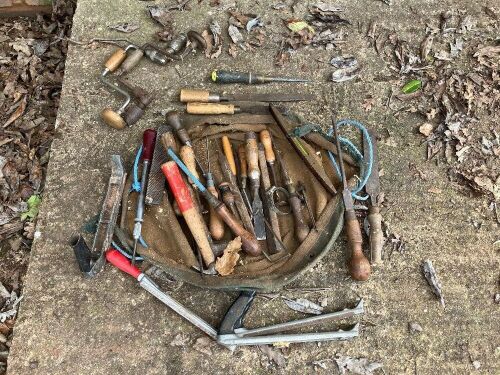 QTY OF WOODWORKING HAND TOOLS