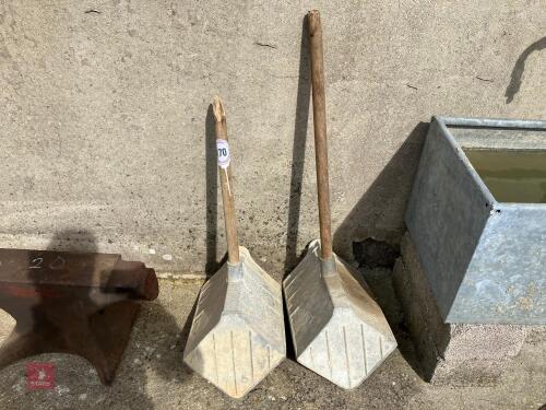 2 X HOUSE BRICK CARRIERS
