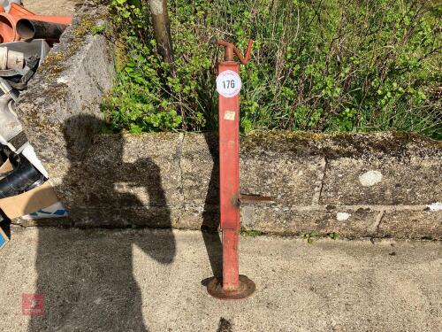 JOCKEY STAND FOR A TRAILER