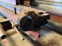 VERY LARGE BENCH VICE - 2