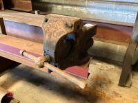 VERY LARGE BENCH VICE - 3