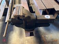 VERY LARGE BENCH VICE - 5