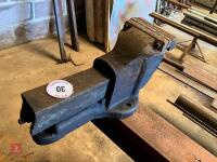 VERY LARGE BENCH VICE - 6