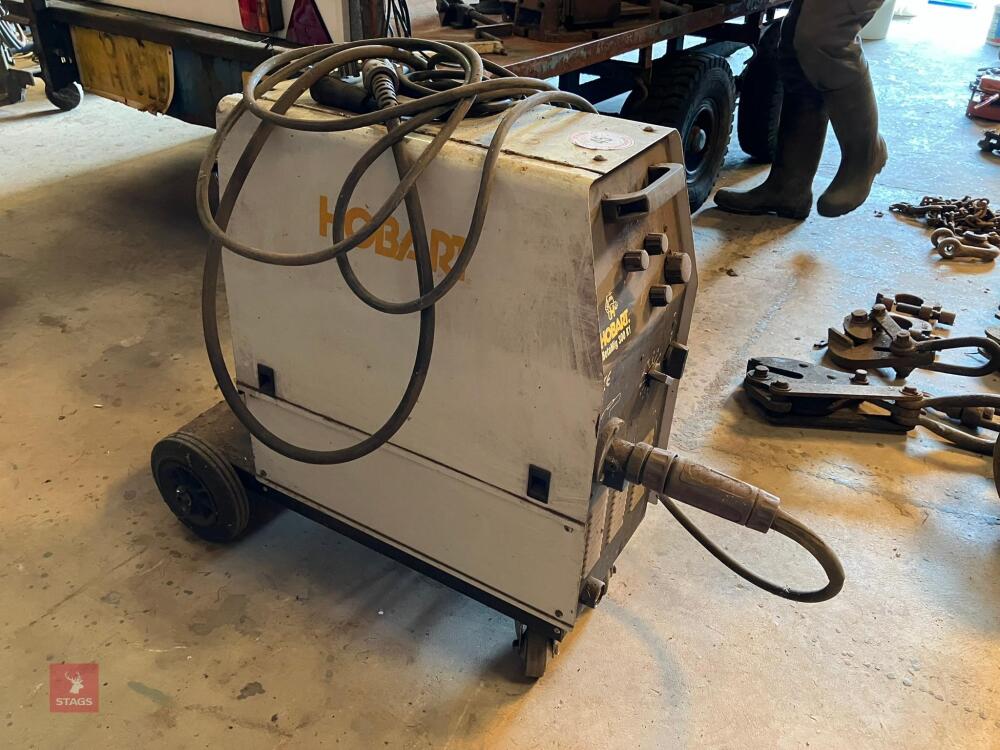 HOBART BETA MIG200KI WELDER