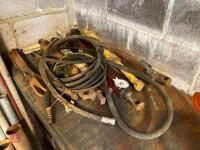APPROX 6 VARIOUS HYDRAULIC RAMS - 2