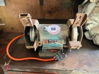 BLACK AND DECKER 6'' BENCH GRINDER - 3