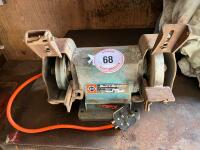 BLACK AND DECKER 6'' BENCH GRINDER - 7