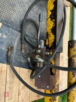 HYDRAULIC LOG SPLITTER - 10
