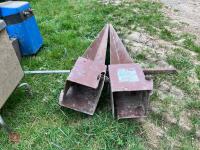 FENCERS AND POST SOCKETS - 9