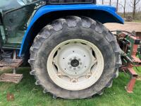 2002 NEW HOLLAND TL100 4WD TRACTOR - 36