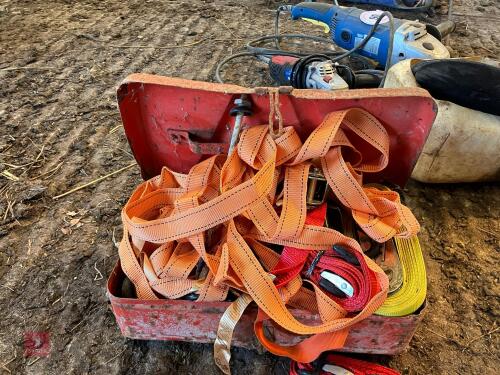 BOX OF SMALL RATCHET STRAPS