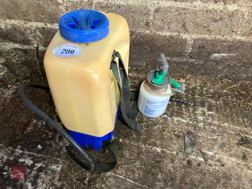 2 KNAPSACK SPRAYERS