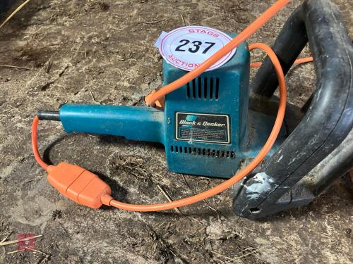 B & D HEDGETRIMMER
