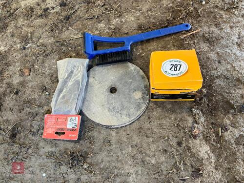 2 CUTTING DISCS & JCB WIRE BRUSH