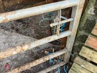 9' GALVANISED YARD GATE - 7