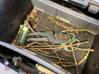 GARDENING TROLLEY & TOOLS - 4
