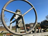 BATEMAN GALVANISED CATTLE CRUSH - 16