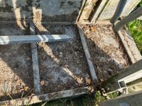 BATEMAN GALVANISED CATTLE CRUSH - 18