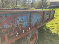 HYDRAULIC TIPPING TRAILER - 12