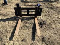 SET OF CHILTON PALLET FORKS - 2
