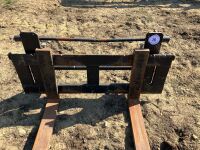SET OF CHILTON PALLET FORKS - 4