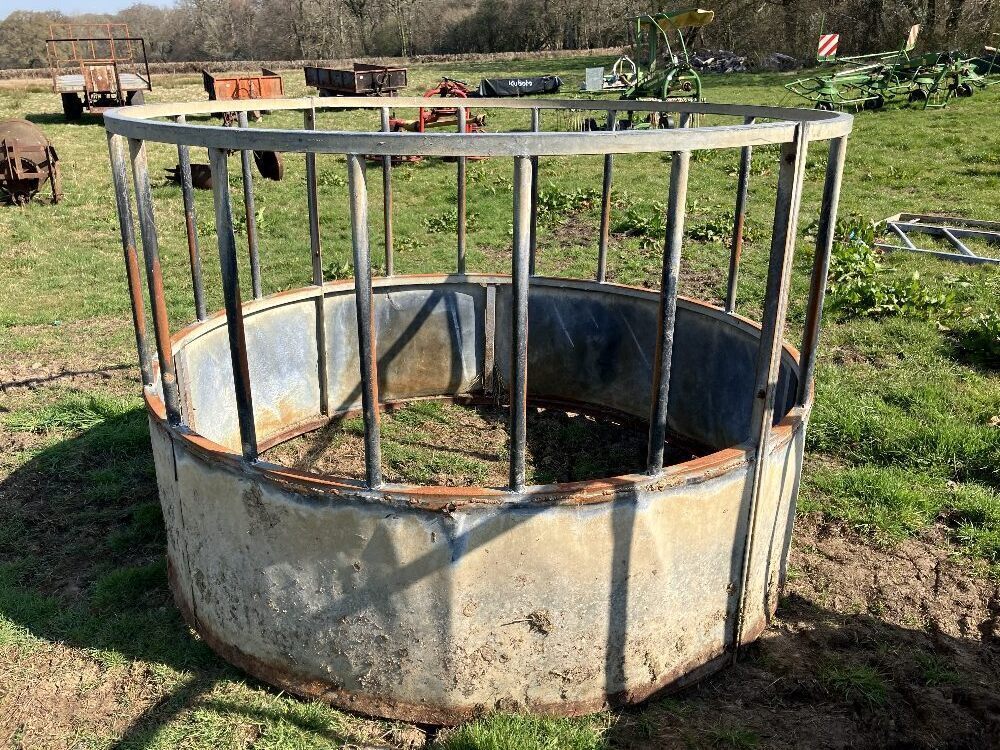 GALVANISED CATTLE RING FEEDER