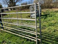 2 X 3M GALVANISED CATTLE HURDLES - 5