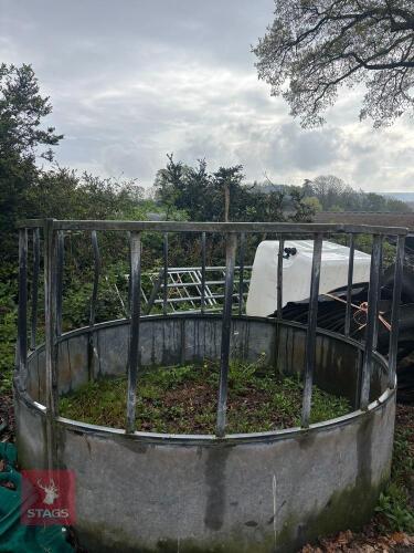 ROUND CATTLE FEEDER