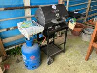 CHAR BROIL GAS BBQ - 3