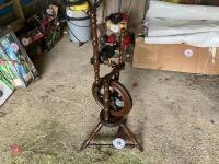 CASTLE SINGLE TREADLE SPINNING WHEEL - 2