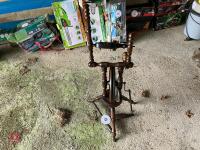 CASTLE SINGLE TREADLE SPINNING WHEEL - 9
