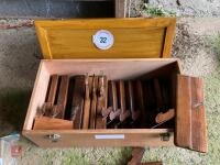 BOX OF 17 WOODWORKING PLANES - 10