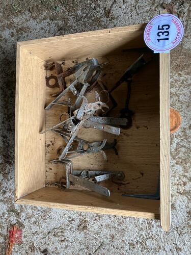 7 MOLE TRAPS