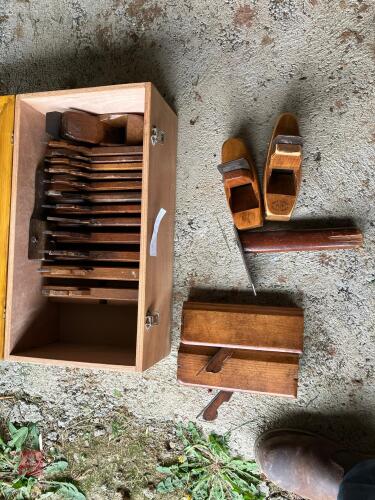 BOX OF 19 VARIOUS WOOD PLANES