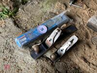 2 WOOD PLANES & BOX OF DRILL BITS - 4