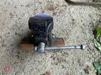SMALL RECORD BENCH VICE - 7