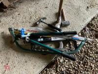 QTY OF HAND & GARDEN TOOLS