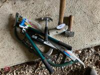 QTY OF HAND & GARDEN TOOLS - 4