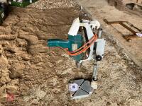 BLACK & DECKER 240V DRILL & STAND - 3
