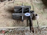 3 WOODEN SPINDLE CLAMPS - 5