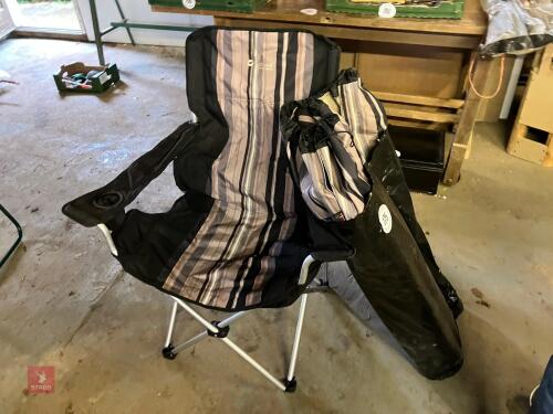 2 CAMPING CHAIRS