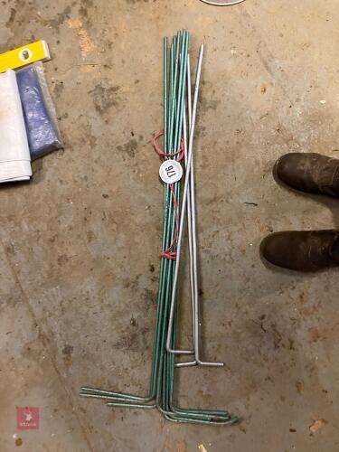 QTY OF METAL HURDLE PINS