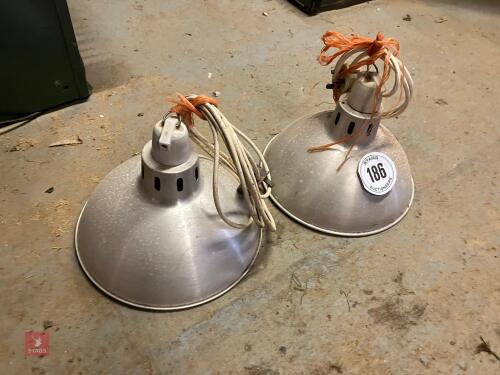 2 HEAT LAMPS